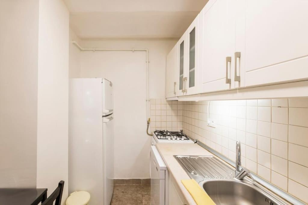 Beautiful 1 Bedroom Apt. W/ac 400 Meters Taksim Square Apartament
