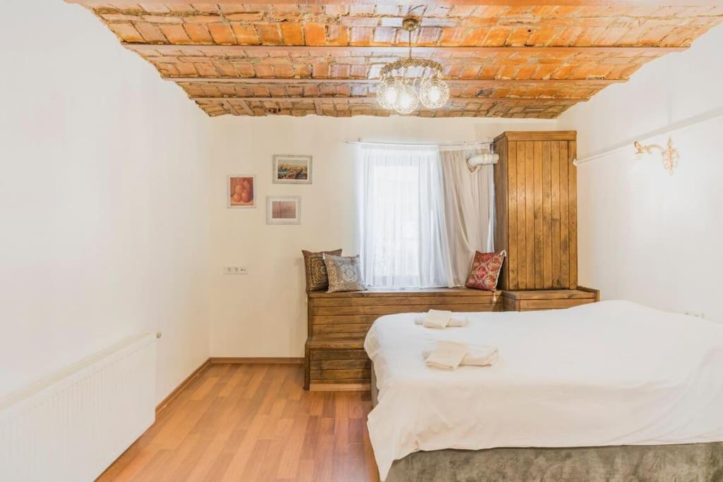 Beautiful 1 Bedroom Apt. W/ac 400 Meters Taksim Square Apartament *